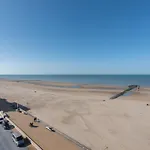 In Mariakerke With Stunning Sea Views 奥斯滕德