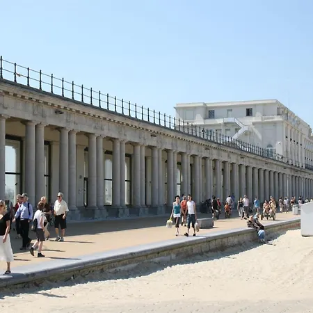 In Mariakerke With Stunning Sea Views شقة