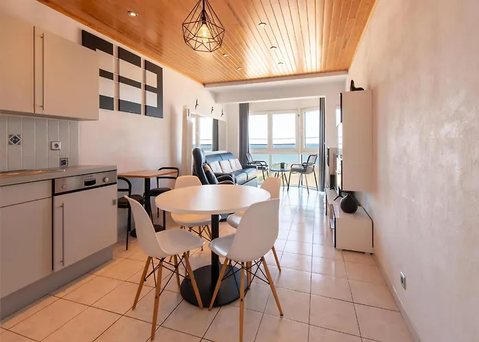 Appartement In Mariakerke With Stunning Sea Views *